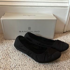 size 8 black BANDOLINO flats